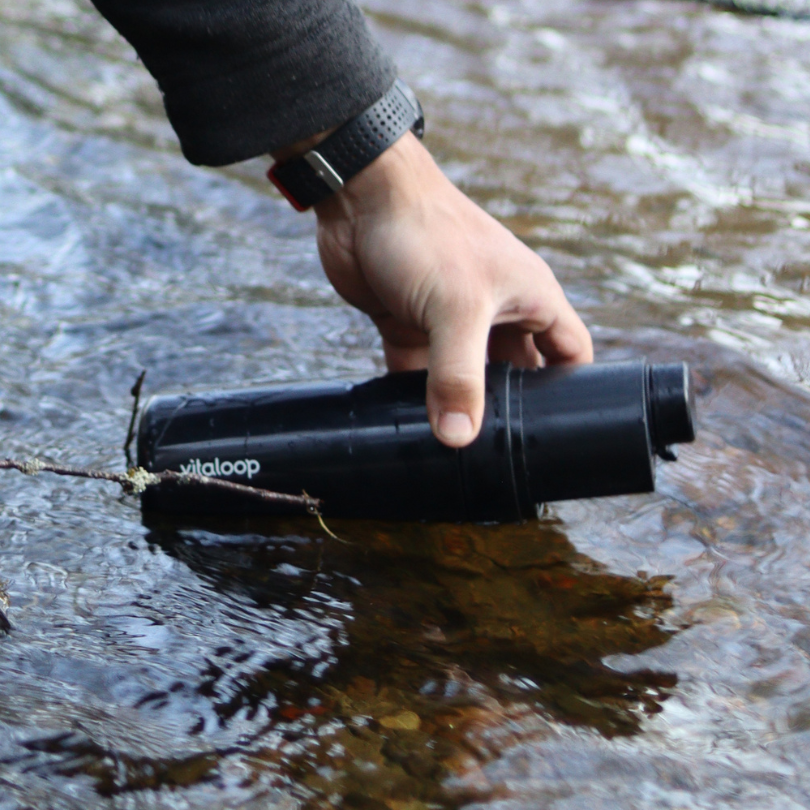 Defender graphene-filter water bottle purifies at the push of a button